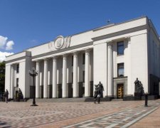 Осенью украинцев ожидает перезагрузка правительства и вероятный развал коалиции, - политолог