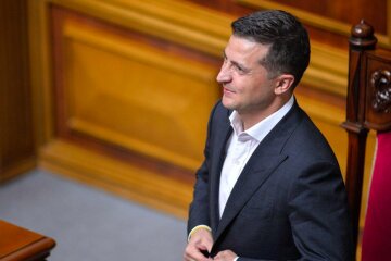 Українці оцінили роботу Зеленського, Ради і уряду: рейтинг президента б'є усі рекорди