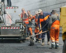 В Укравтодорі заявили, що більше не ремонтуватимуть дороги