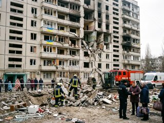 Київ обстріл руйнування Дарницький район рятувальники