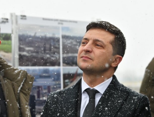 Зеленский обул киевлян в коньки: сколько стоят покатушки на льду под Офисом президента