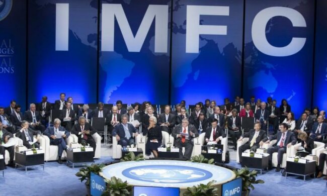 Коллекторы от МВФ: украинцам стоит проверить свои кредиты