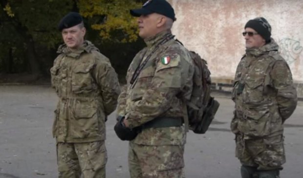 Итальянские военные приехали тренировать добровольцев (видео)