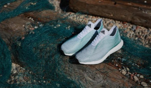 Adidas  изготовил кроссовки из океанского мусора