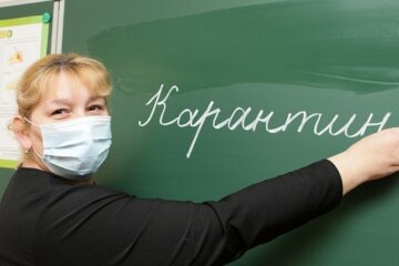 На школи Львівщини у паніці вішають замки, де вже лютує небезпечний вірус