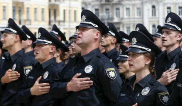 Зарплату полиции увеличат до 100 тысяч гривен - Аваков