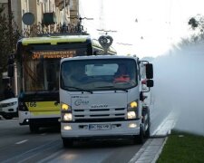 Львів миють і дезінфікують, фото ЛМР