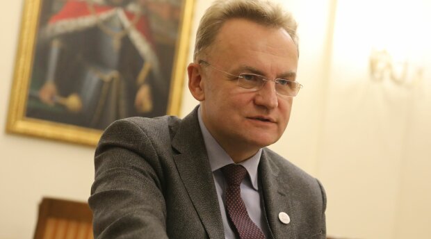 "У Садового великі проблеми": експерт назвав головного суперника на виборах мера Львова