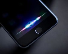 Apple навчить Siri відповідати всім і відразу