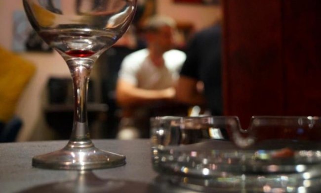 Ціни на алкоголь і тютюн стрибнули вище стелі: українці в паніці