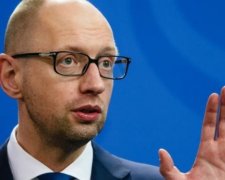 Яценюку пришла повестка в суд