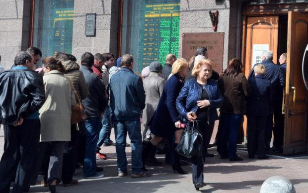 Кредитний зашморг: експерти пояснили, як банки обдурюють українців