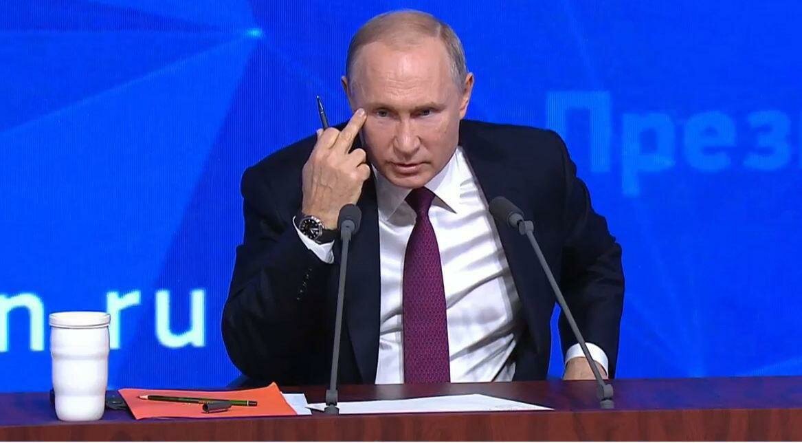 Чубайс показывает путину новый планшет