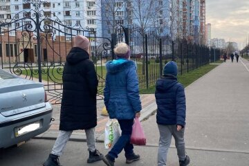 Українці на вулиці, фото: Знай.ua