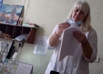 Медкомісія.  Фото: скриншот Youtube