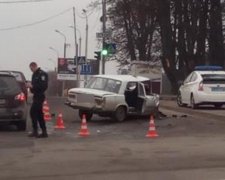 Швидку протаранила "копійка" - одна людина загинула (фото)