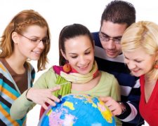 Робота за кордоном: як не потрапити на вудку шахраїв