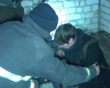 Підлітки застрягли в підземному бункері (фото, відео)
