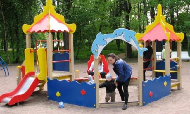 На дитячому майданчику в Одесі знайшли застреленого чоловіка