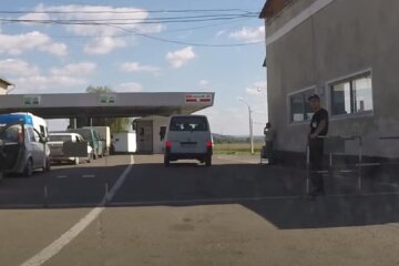 Пересечение границы. Фото: скриншот YouTube