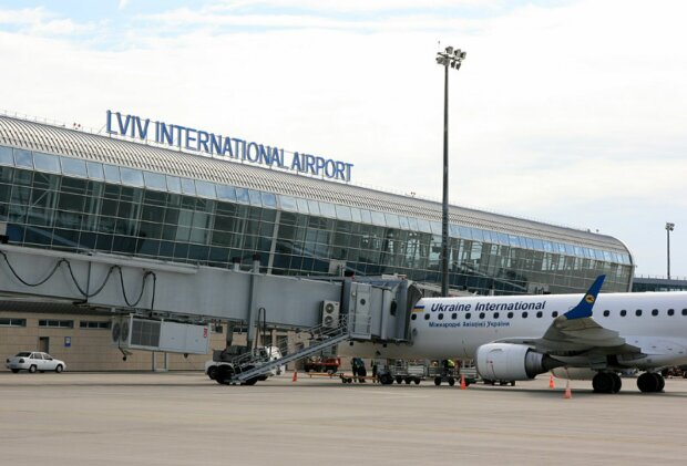 Львівський аеропорт, фото: То є Львів