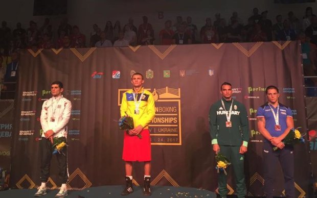 Украинский боксер Хижняк уверенно взял золото Чемпионата Европы