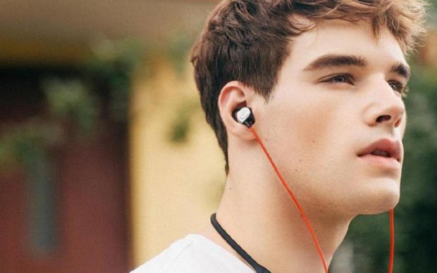 5 простих порад, як уникнути поломки навушників