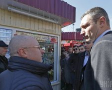 Мер прибере більш 200 МАФів на Оболоні (фото)