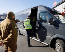 ТЦК и полиция проверяют маршрутку