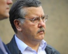 Екс-міністр оборони звинуватив у смертях військових Порошенка