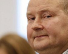 Судді-баночнику Чаусу повезли флаєр на допит