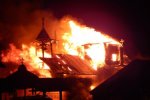 Тільки попіл залишився: у Києві помстилися Московському патріархату "благодатним вогнем"
