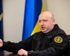 Турчинов повідомив про родинне горе: "Тихо пішла..."