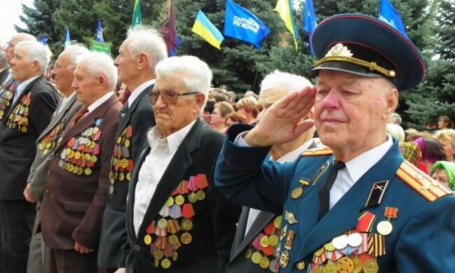 До Дня Перемоги ветеранам виплатять по 400 гривень