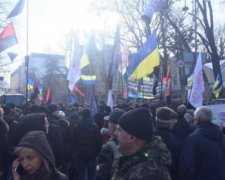 "Блокадники" прорвали кордон силовиків