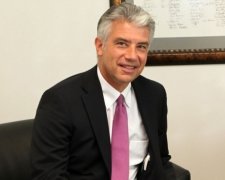 У Порошенко посоветовали Меркель забрать своего посла