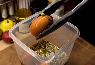 Маринованные яйца, кадр из видео