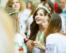 Курс валют на 23 червня: долар тане, євро бореться з гривнею
