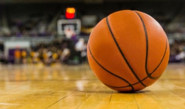 Звезда школьного баскетбола оказалась 30-летним мужчиной