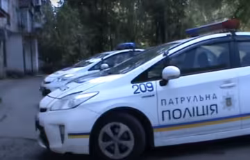 В Киеве пропала рыжеволосая школьница в зелёных штанах, родители ищут по всему городу