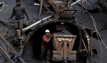 Вибух на шахті Степова: чиновники приплели блокаду Донбасу