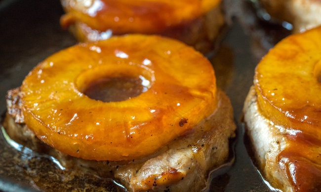 Пряна свинина з ананасом: швидкий і смачний рецепт