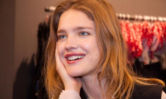 Юна Водянова прикрила наготу кішкою