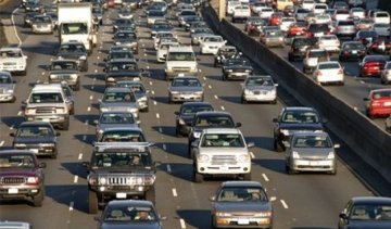 Автобілістів Криму штрафуватимуть за українські номера