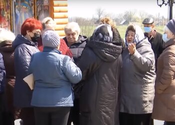 Люди на улицах, скриншот: Youtube