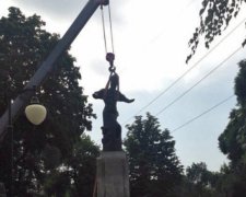 Памятник Сагайдачному из Севастополя установили в Харькове