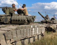Украинские танкисты потренировались на Ровенщине (ФОТО)