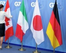 Перед открытием саммита G7 Обама позавтракал с Меркель