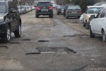 Под Днепром "отремонтировали" трассу: яма на яме, одна поездка - и ты без колес
