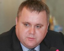 Оппоблоковца "декоммунизировали" зеленкой и мукой: фото